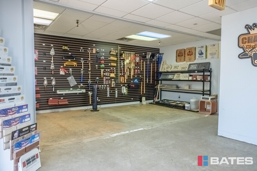 More Photos Of 1812 Garden Spring Dr, Dallas Warehouse For Sale