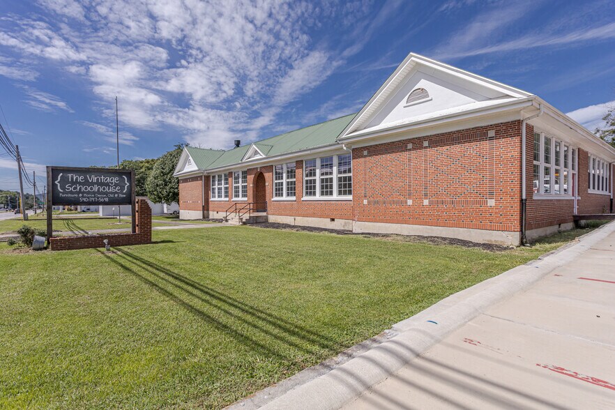 More Photos Of 5383 Lee Hwy, Troutville Freestanding For Sale