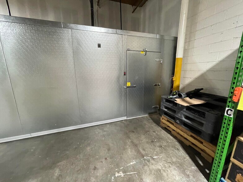 More Photos Of 1151 Chattahoochee Ave NW, Atlanta Storefront For Sale