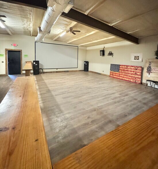 More Photos Of 74 Barn Swallow Rd, Idabel Restaurant For Sale