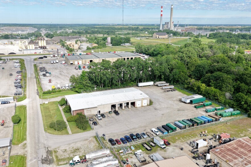 More Photos Of 1340 W Terminal Rd, Indianapolis Service For Lease