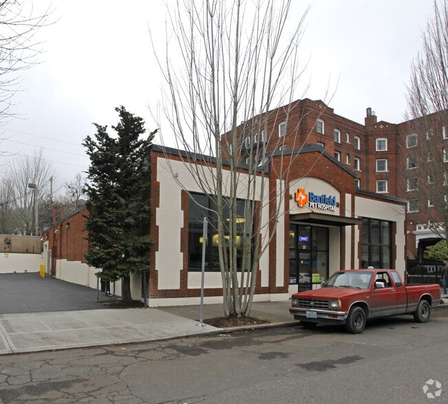 Primary Photo Of 35 NW 20th Pl, Portland Veterinarian Kennel For Sale