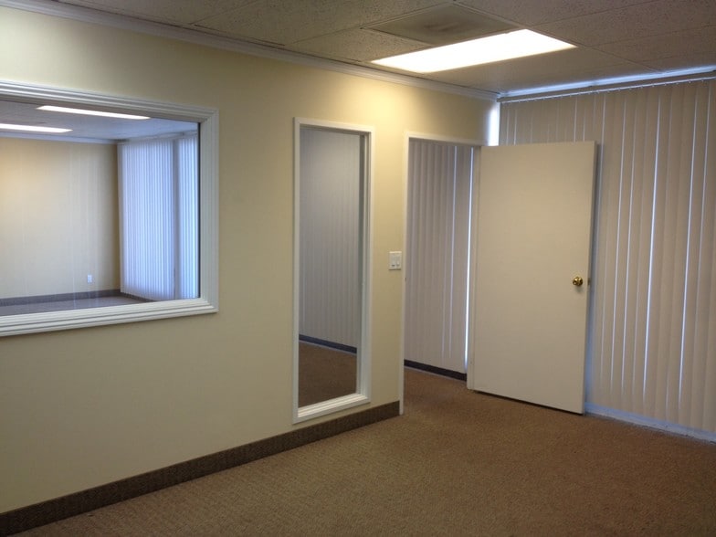 More Photos Of 421 N Brookhurst St, Anaheim Office For Lease