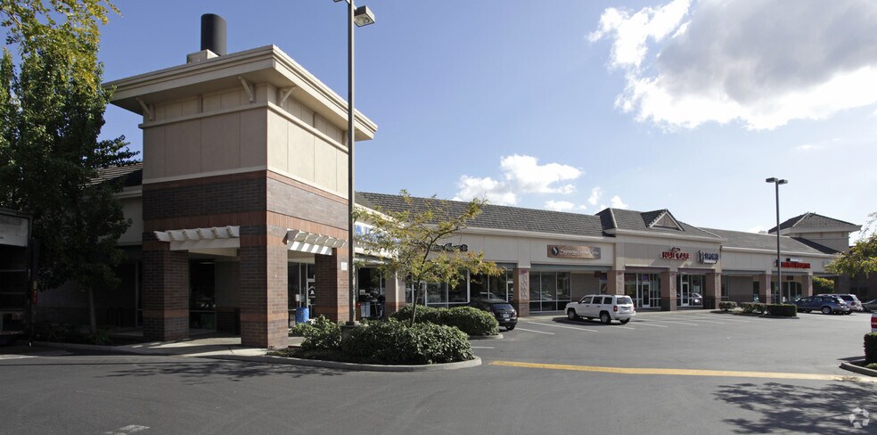 More Photos Of 22220-22340 Salamo Rd, West Linn General Retail For Lease