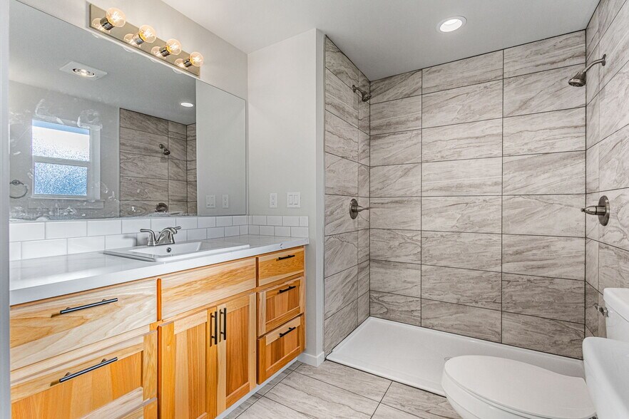 More Photos Of 3631 Green River Rd, Sweet Home Multifamily For Sale