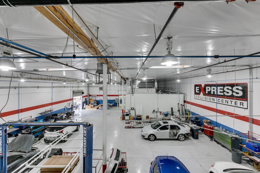 More Photos Of 5450 Desert Point Dr, Las Vegas Manufacturing For Lease