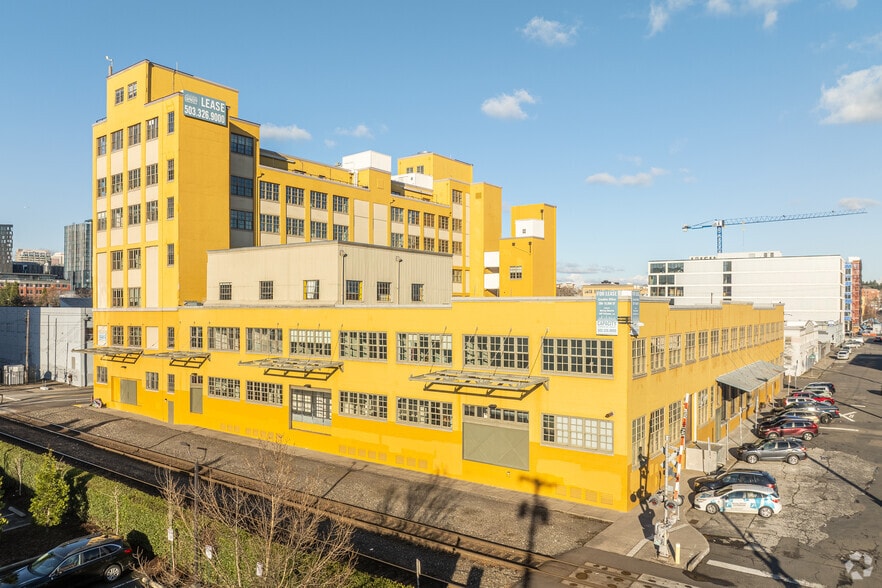 More Photos Of 107 SE Washington St, Portland Loft Creative Space For Lease