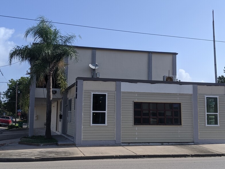 More Photos Of 200 E Texas Ave, Baytown Freestanding For Lease