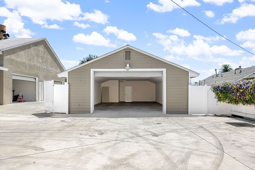 More Photos Of 791 Vernon Dr, Upland Warehouse For Sale