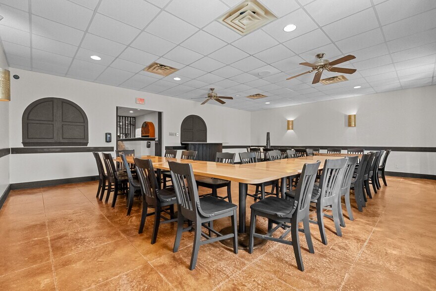 More Photos Of 983 N Highway 123 Byp, Seguin Restaurant For Sale