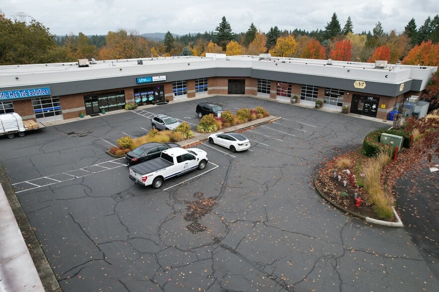 Primary Photo Of 13851 Beavercreek Rd, Oregon City Auto Repair For Lease
