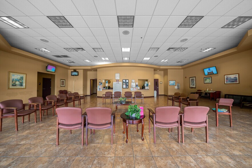More Photos Of 2500 Citrus Blvd, Leesburg Medical For Sale