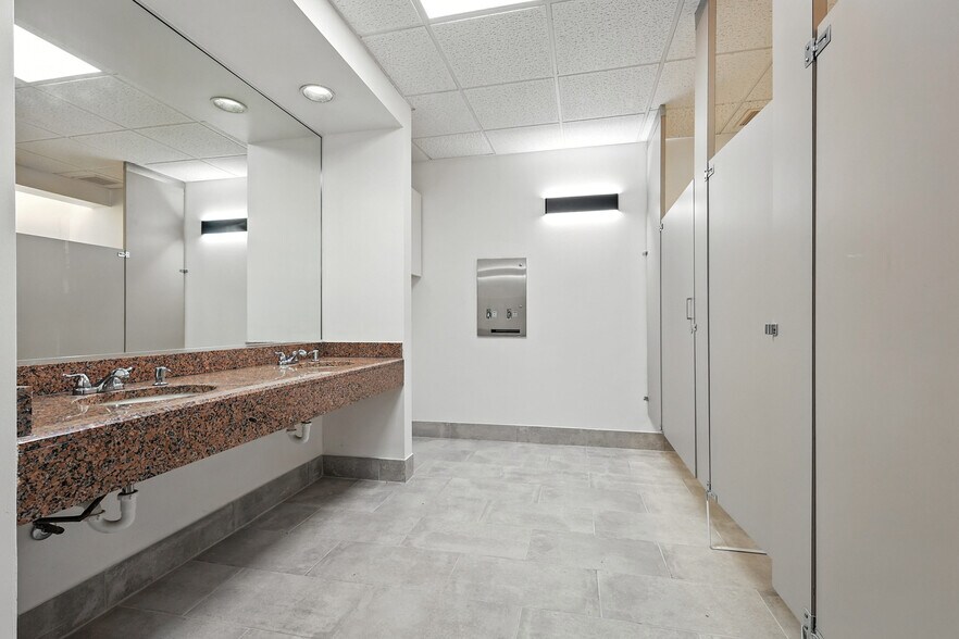 More Photos Of 1100 W Campbell Rd, Richardson Office For Sale