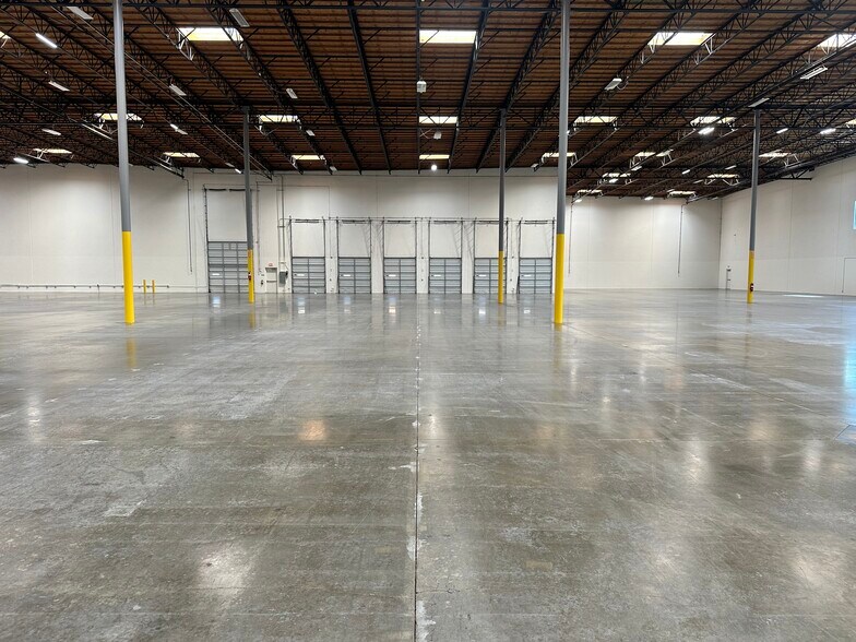 More Photos Of 5555 E Slauson Ave, Commerce Warehouse For Lease