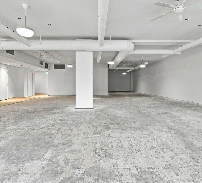 More Photos Of 71-77 Bank St, Ottawa Office For Lease