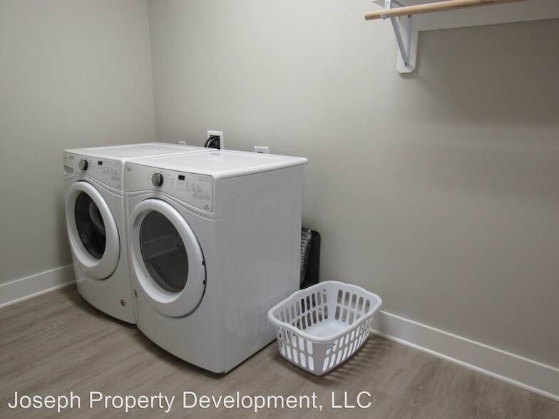 More Photos Of 4175 N Oakland Ave, Shorewood Multifamily For Sale