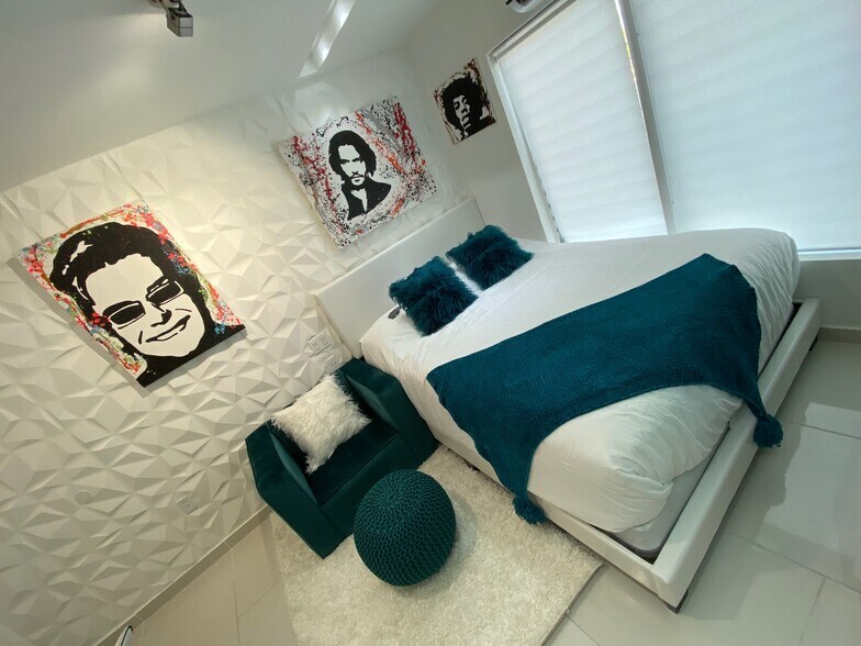 More Photos Of 1829 Fillmore St, Hollywood Hotel For Sale