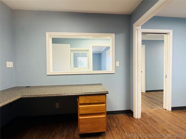 More Photos Of 1002 E Cherry St, Cushing Medical For Sale