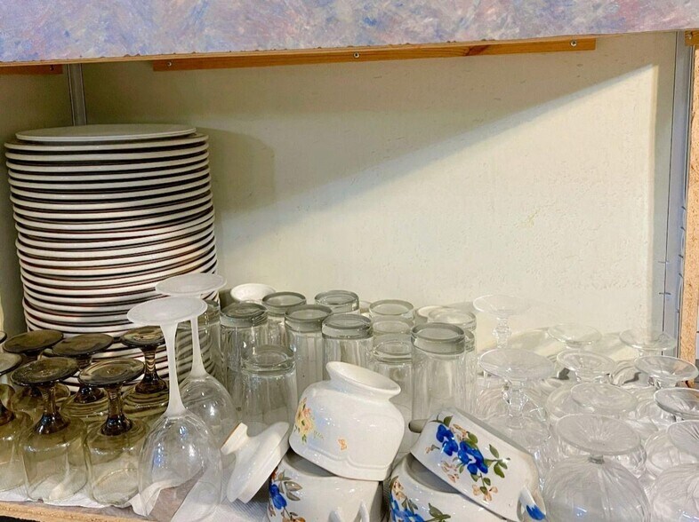 More Photos Of 1701 Pine Ave, Niagara Falls Restaurant For Sale