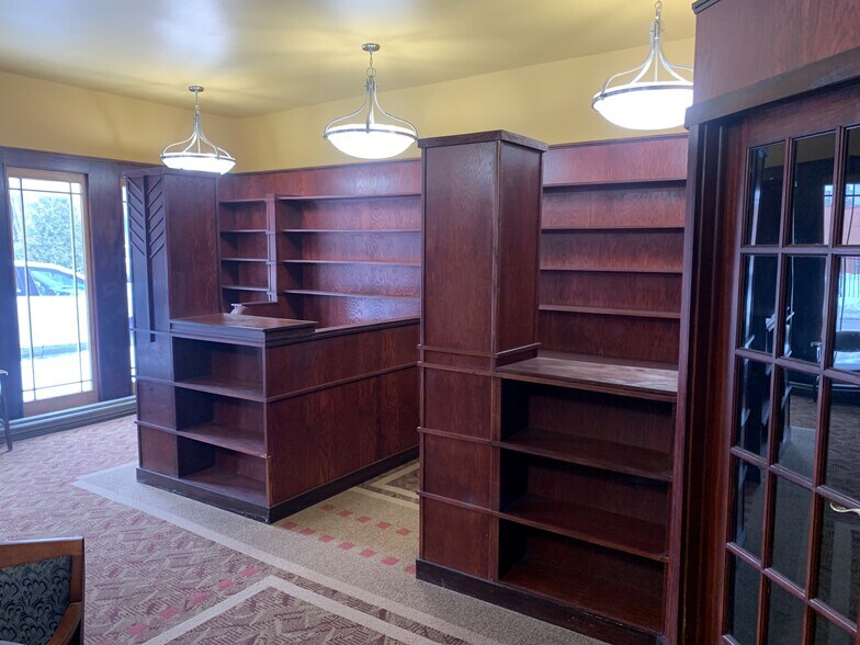 More Photos Of 105 S Linn Ave, Wentzville Coworking Space