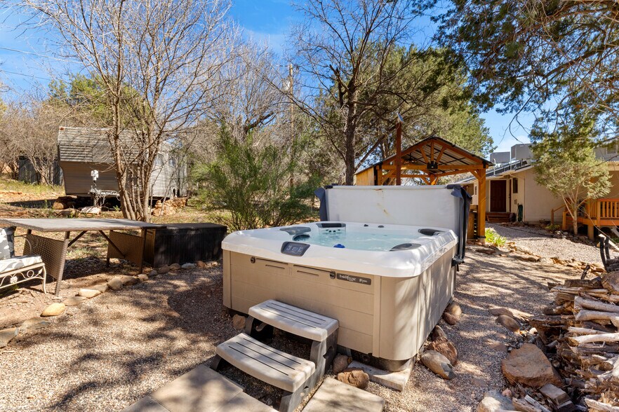 More Photos Of 10580 E Swinging Bridge Ln, Cornville Specialty For Sale