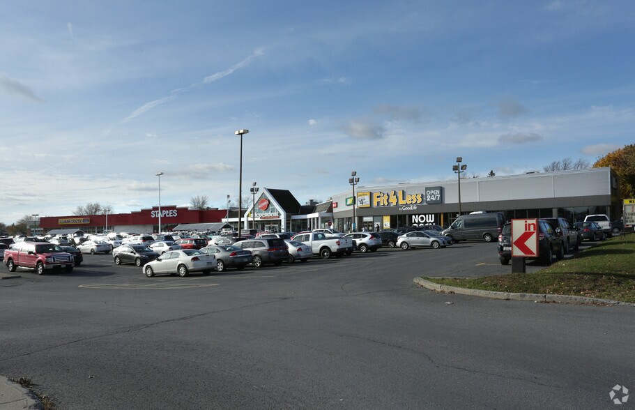 More Photos Of 31 9th St E, Cornwall Storefront For Lease