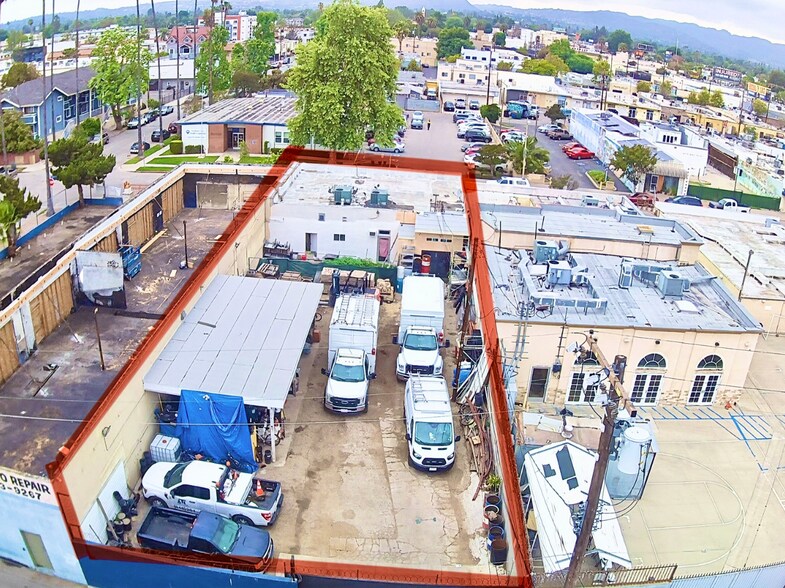 More Photos Of 7112 Remmet Ave, Canoga Park Storefront Retail Office For Sale