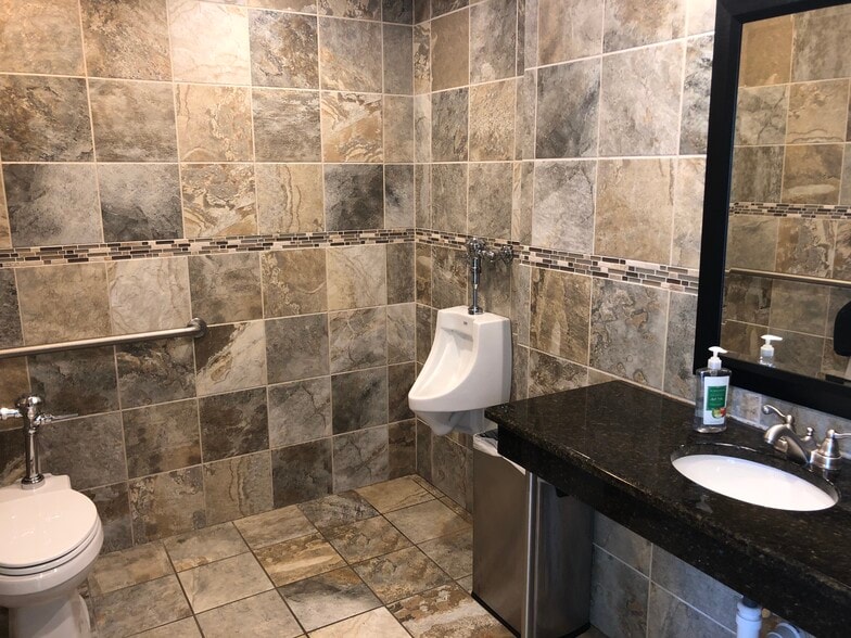 More Photos Of 929 S Main St, Lombard Office For Lease