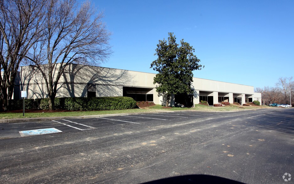 Primary Photo Of 475 Metroplex Dr, Nashville Light Distribution For Lease