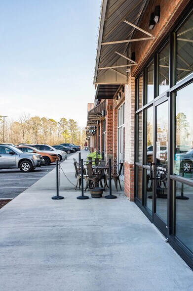 More Photos Of 221-271 Flagstone Ln, Raeford Storefront Retail Office For Lease