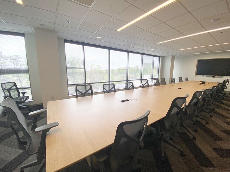 More Photos Of 1110 Sanctuary Pky, Alpharetta Office For Lease