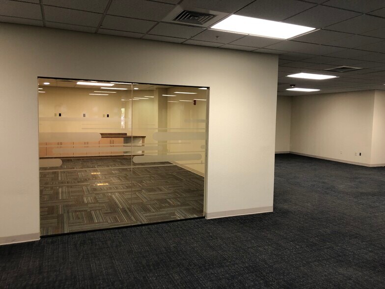 More Photos Of 7430 Remcon Cir, El Paso Office For Lease