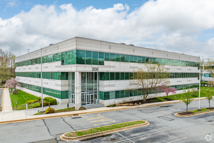 Primary Photo Of 200 Commerce Dr, Newark Office For Lease