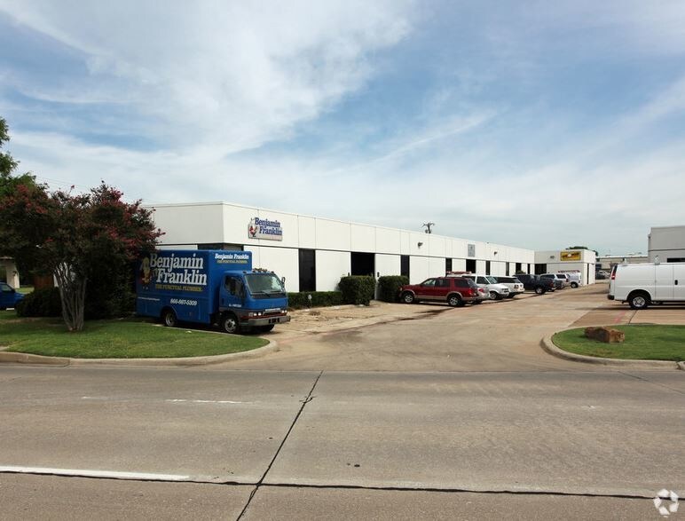Primary Photo Of 1911 Old Denton Rd, Carrollton Light Manufacturing For Lease