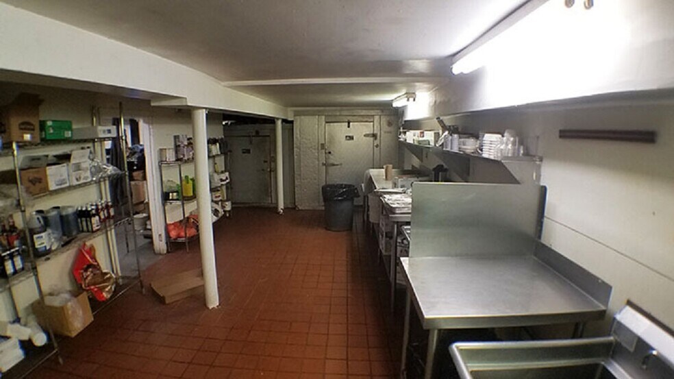More Photos Of 286 Main St, Port Washington Restaurant For Lease