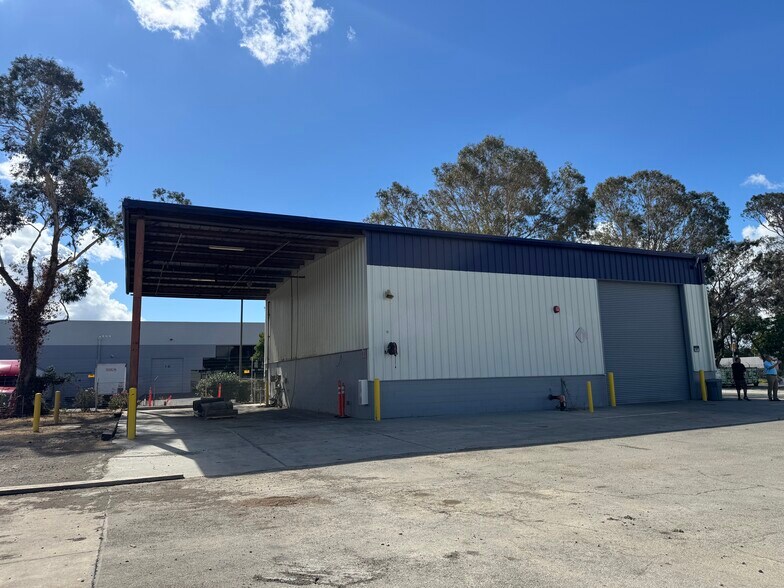 More Photos Of 45051 Industrial Dr, Fremont Warehouse For Lease