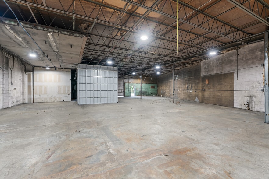 More Photos Of 1118 N Magnolia Ave, Ocala Warehouse For Sale