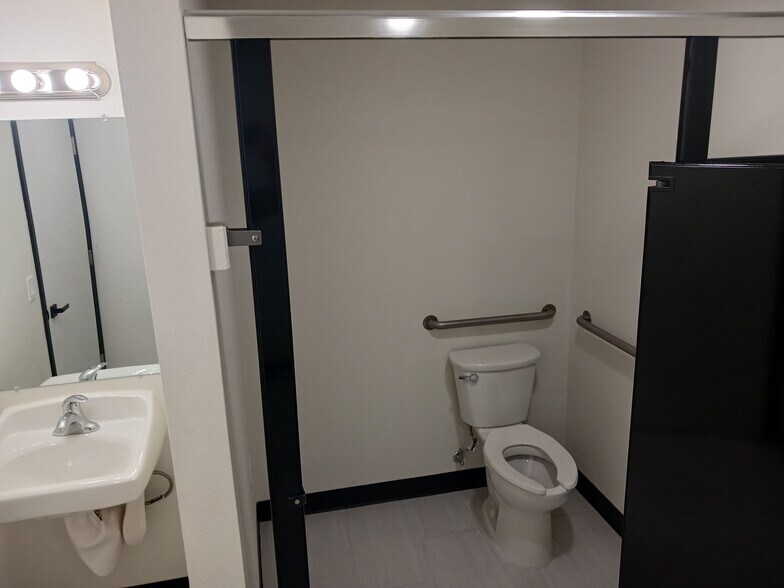 More Photos Of 1224 N Idaho St, Post Falls Coworking Space