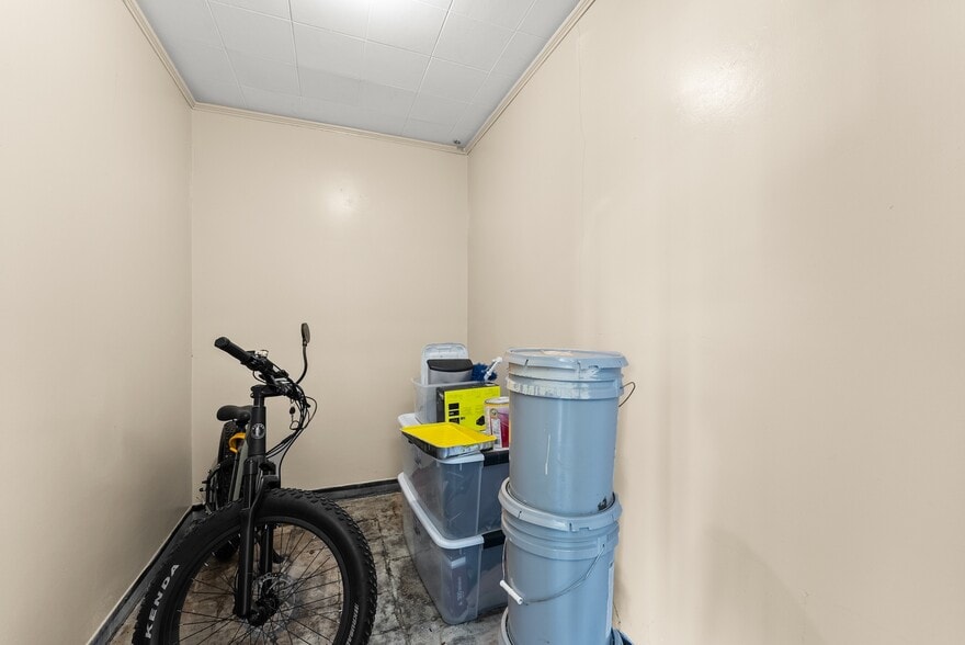 More Photos Of 636 Industrial Blvd, Gainesville Warehouse For Sale