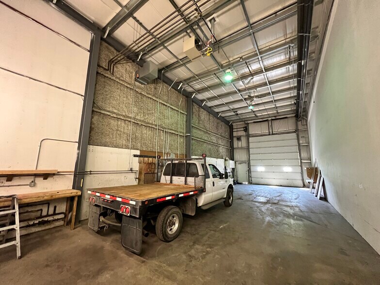 More Photos Of 8121 49 Ave Close, Red Deer Service For Sale