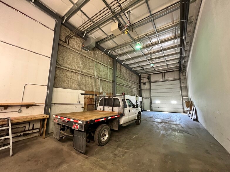 More Photos Of 8121 49 Ave Close, Red Deer Service For Sale