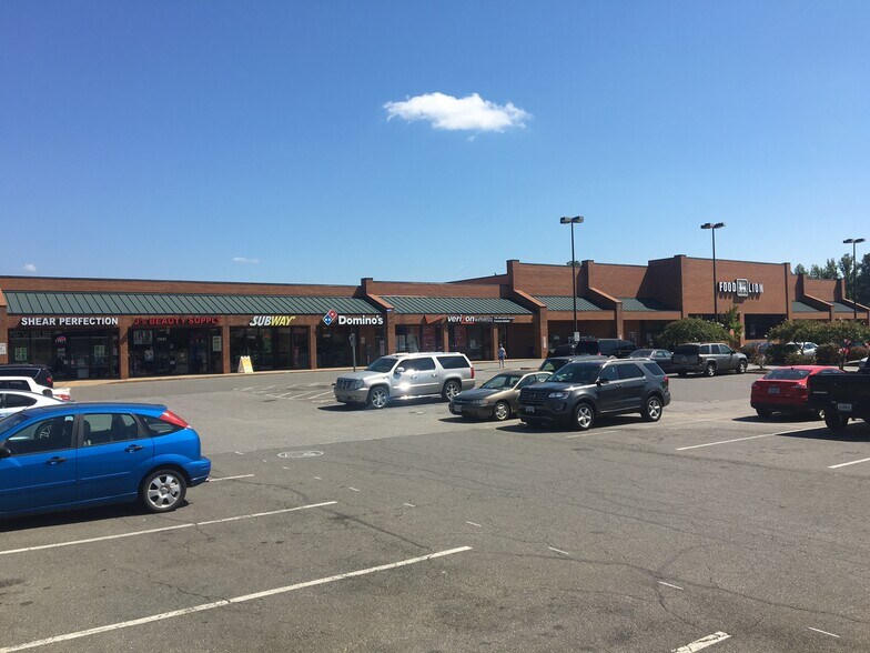 Primary Photo Of 17495 US Route 1, Ruther Glen General Retail For Lease