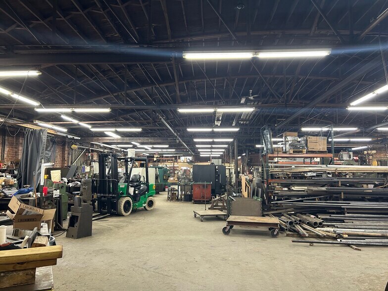 More Photos Of 3123 May St, Charlotte Warehouse For Sale
