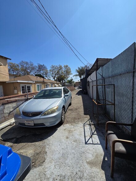 More Photos Of 1611 S Main St, Santa Ana Storefront For Lease