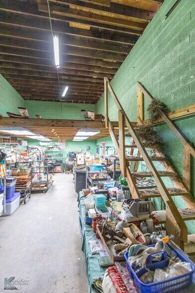More Photos Of 1901 Cottonwood St, Abilene Industrial For Sale