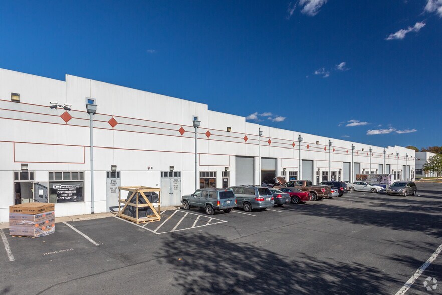 More Photos Of 9200-9280 Mike Garcia Dr, Manassas Warehouse For Lease