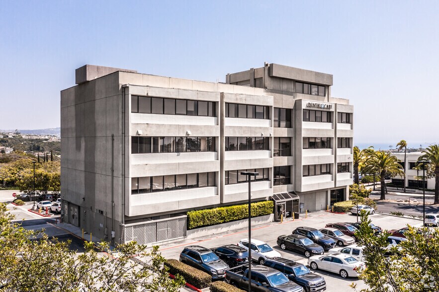 More Photos Of 675 Camino de los Mares, San Clemente Medical For Lease