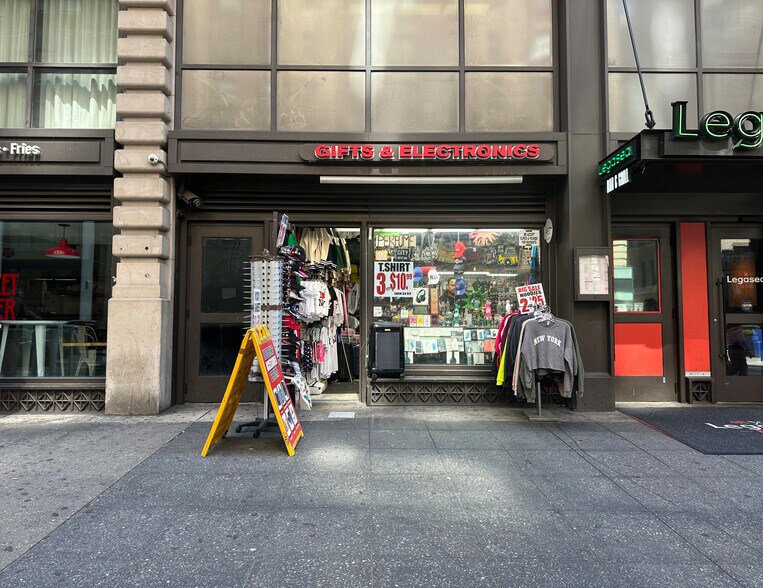 More Photos Of 485 7th Ave, New York Hotel For Lease