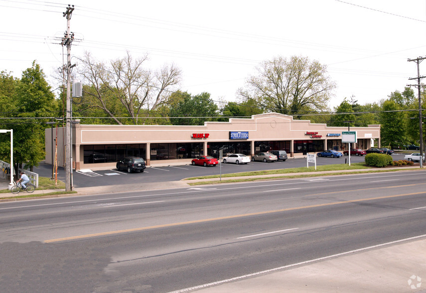 Primary Photo Of 1312 Memorial Blvd, Murfreesboro Unknown For Lease