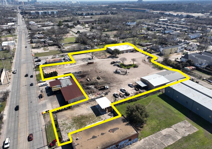 More Photos Of 1905 Akron St, Dallas Distribution For Lease